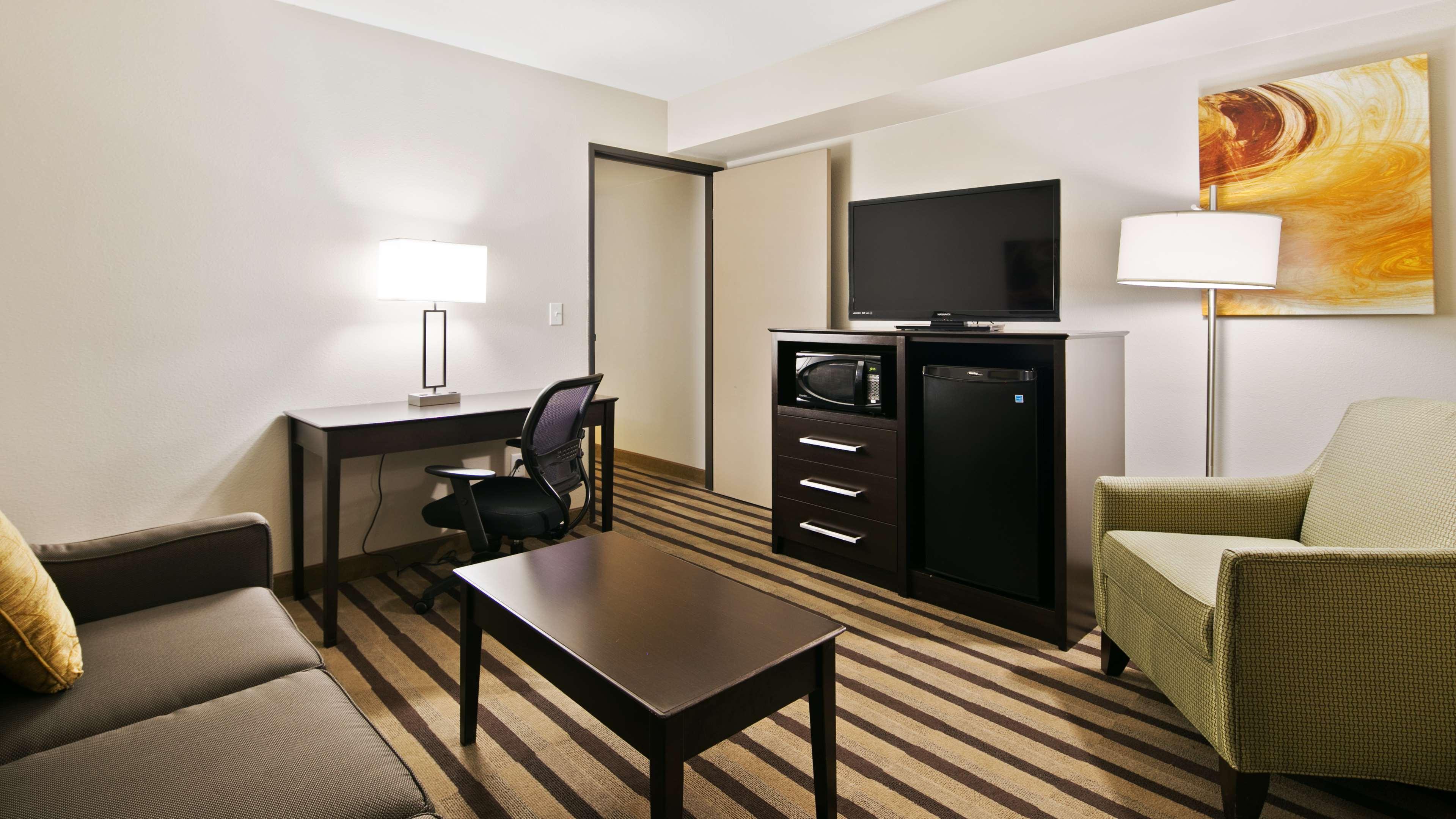 Best Western Harvest Inn & Suites Grand Forks Exterior foto