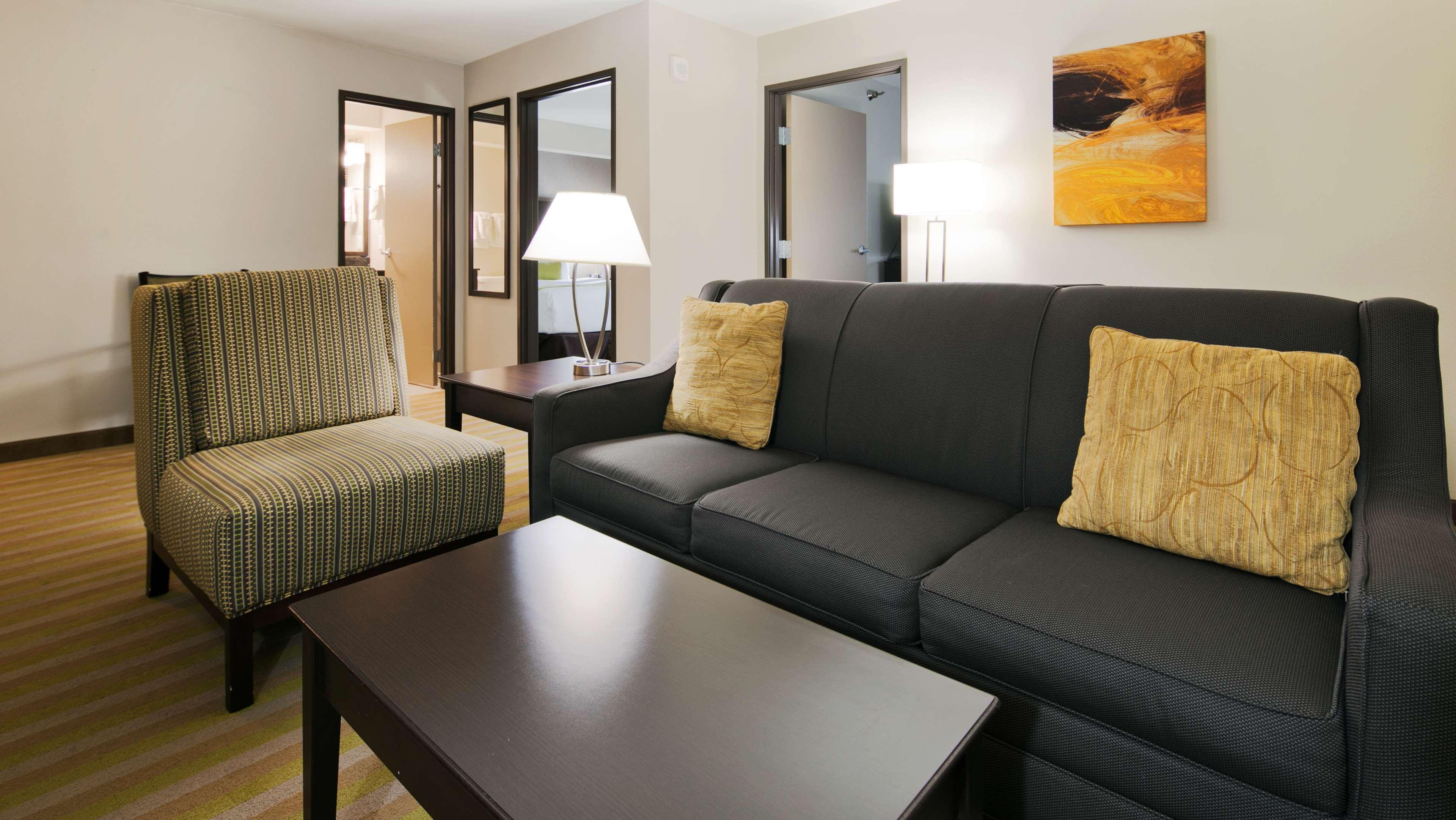 Best Western Harvest Inn & Suites Grand Forks Exterior foto
