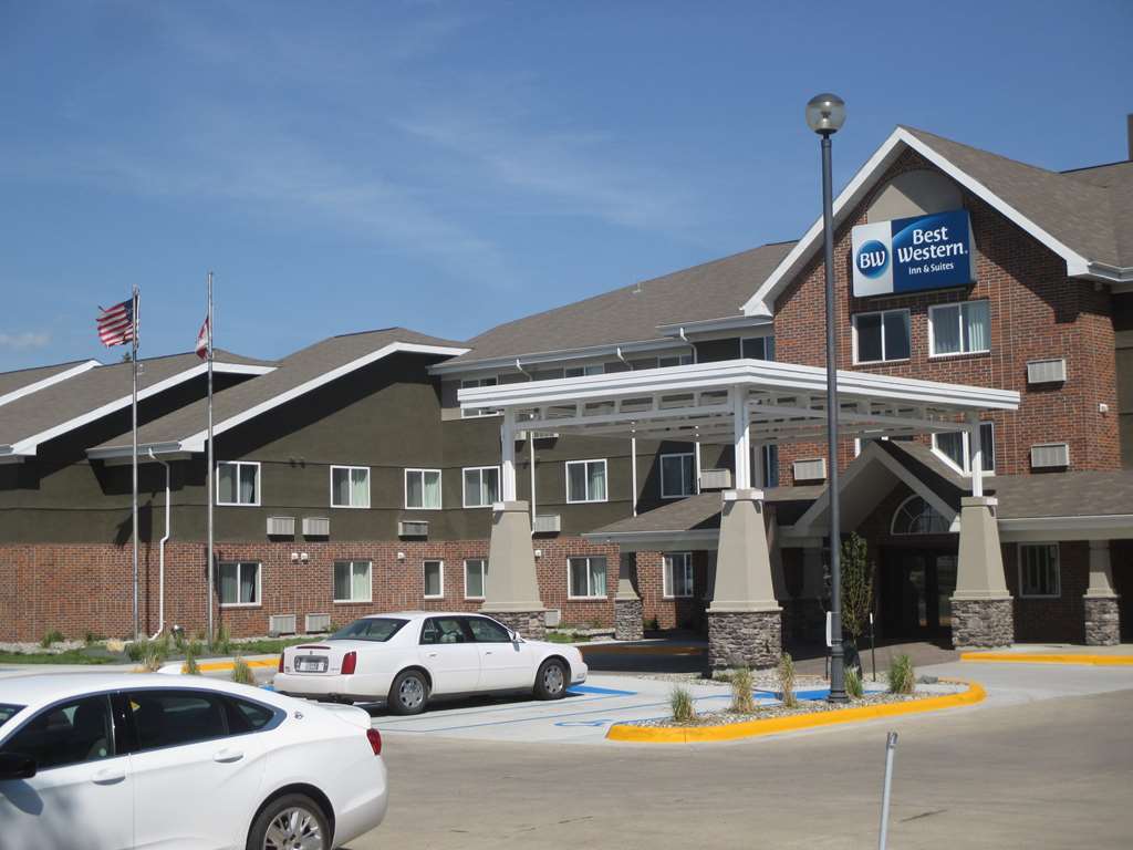 Best Western Harvest Inn & Suites Grand Forks Exterior foto